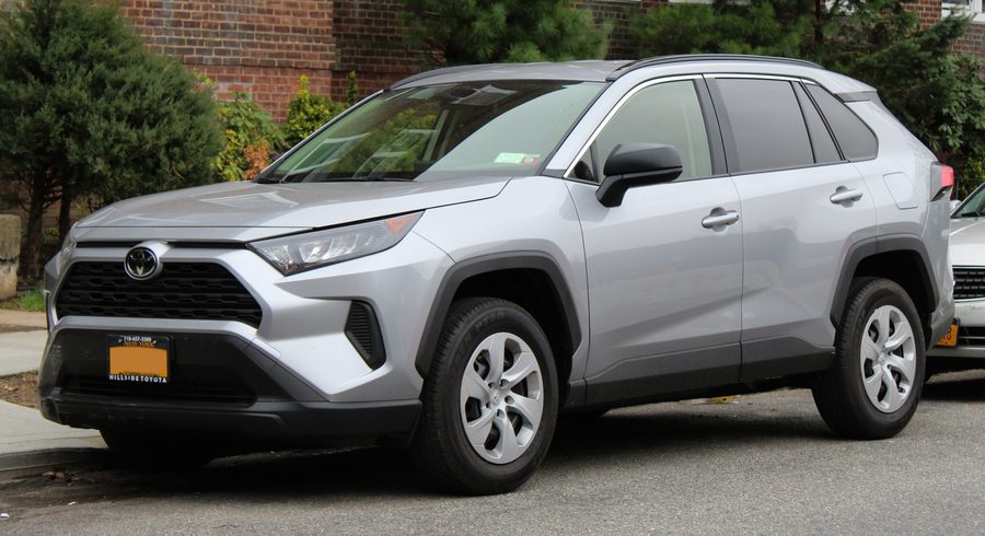 Toyota RAV4: за что его выбирают